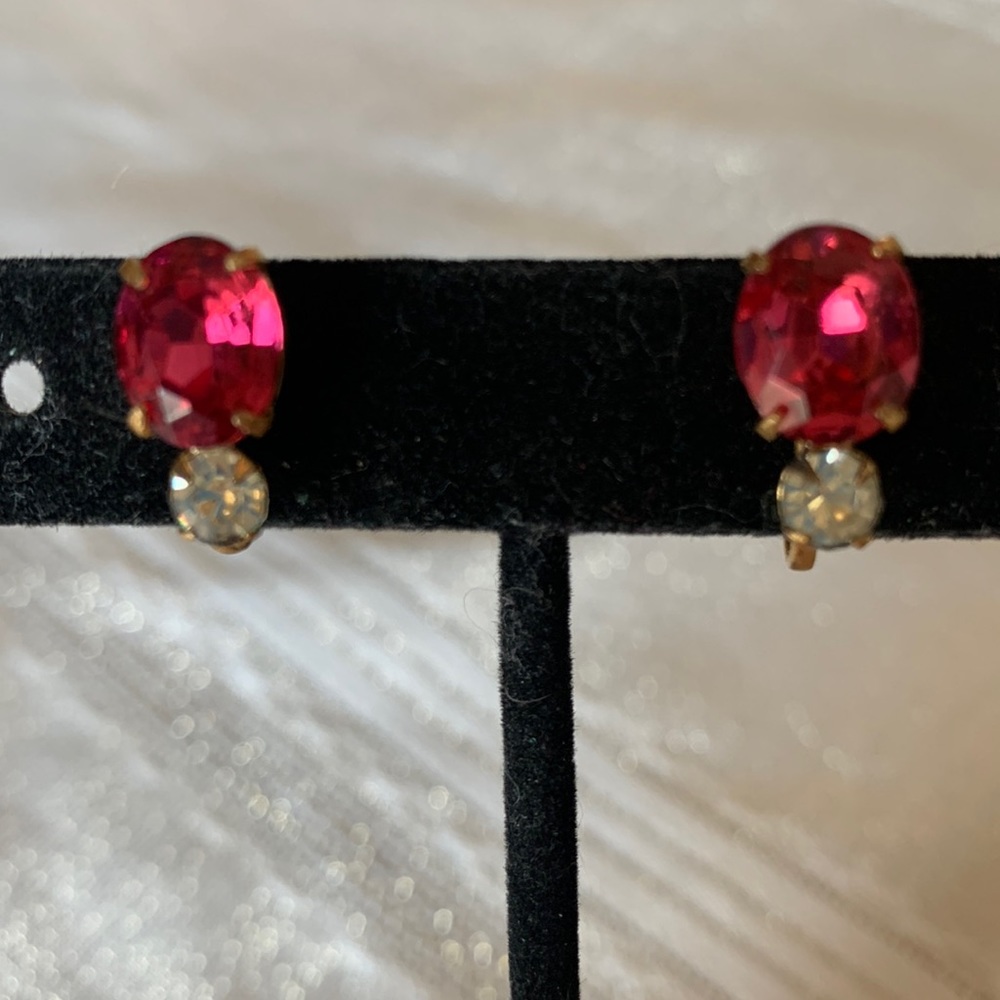 Vintage Coro gold tone pink and crystal rhinestone screw back earrings (266)